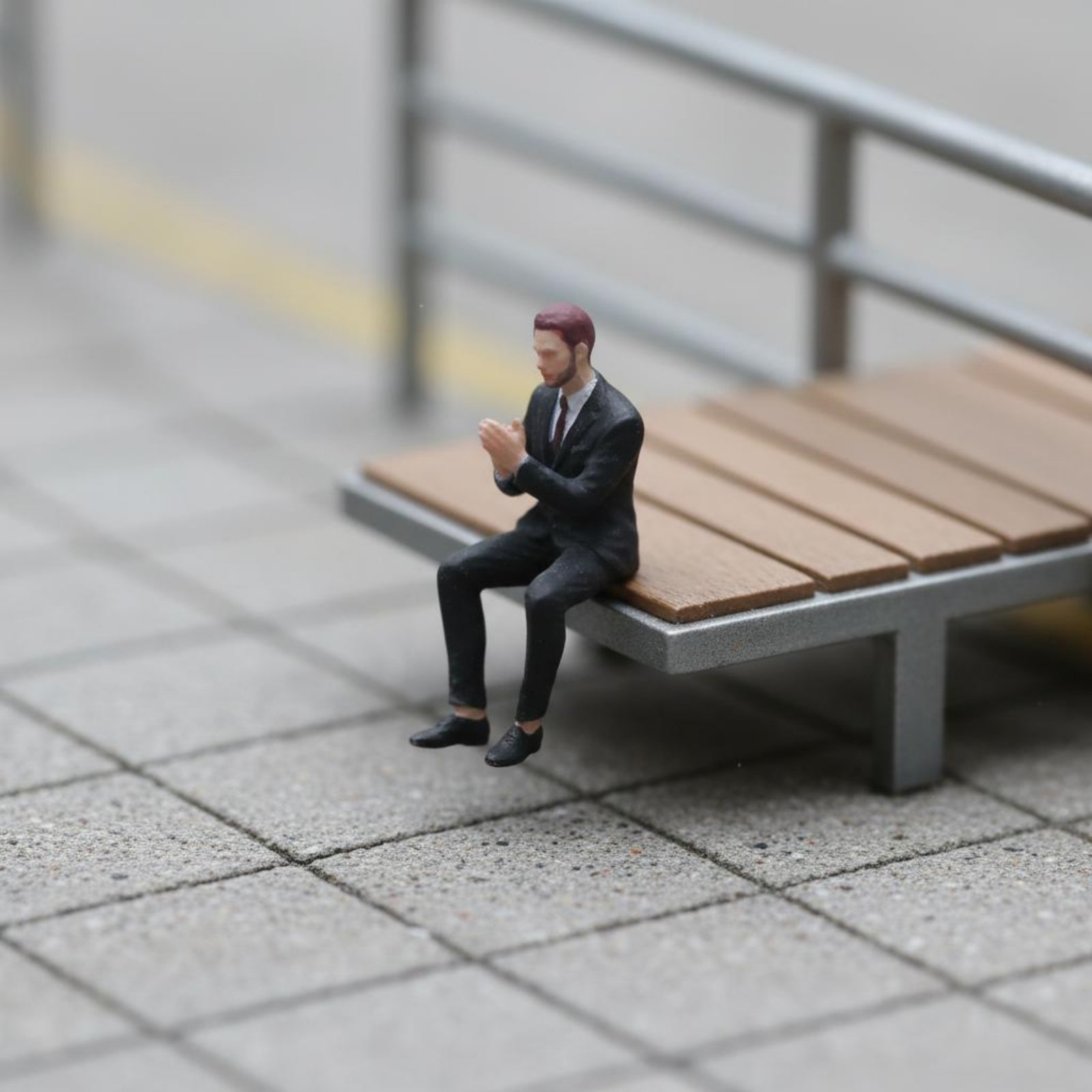 1:64 Scale Sitting Man Figure  - Men'S Suit Accessories review and price