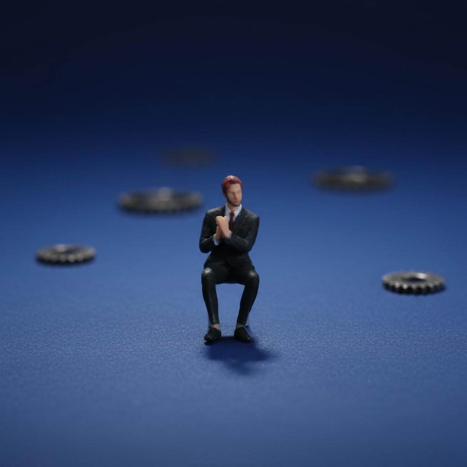 1:64 Scale Sitting Man Figure  - Men'S Suit Accessories review and price